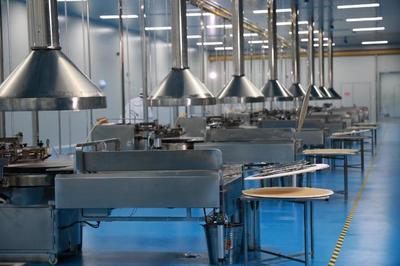 石榴“链”出幸福路 卫生洁具焕新颜